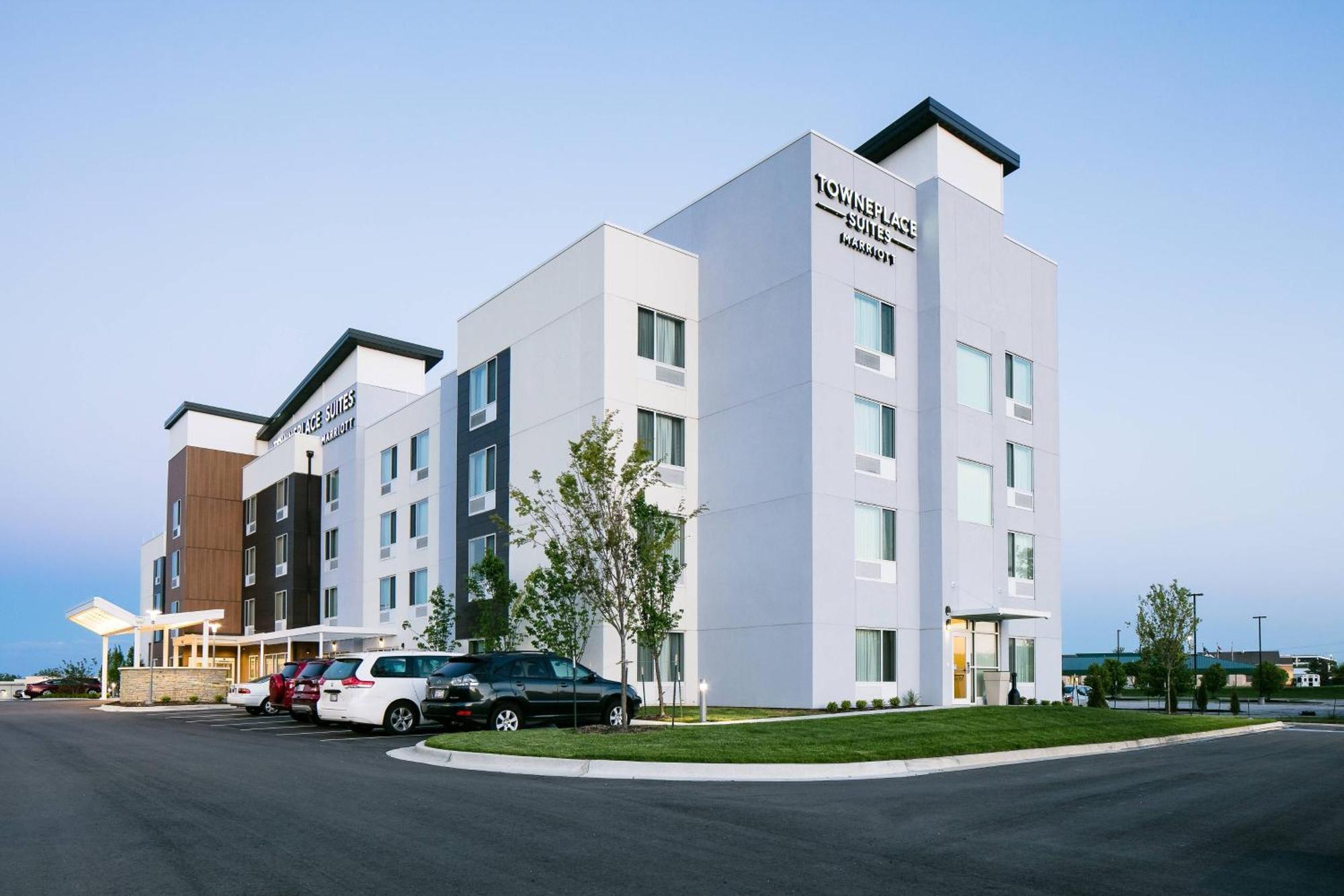 Towneplace Suites By Marriott Kansas City Airport Exterior foto
